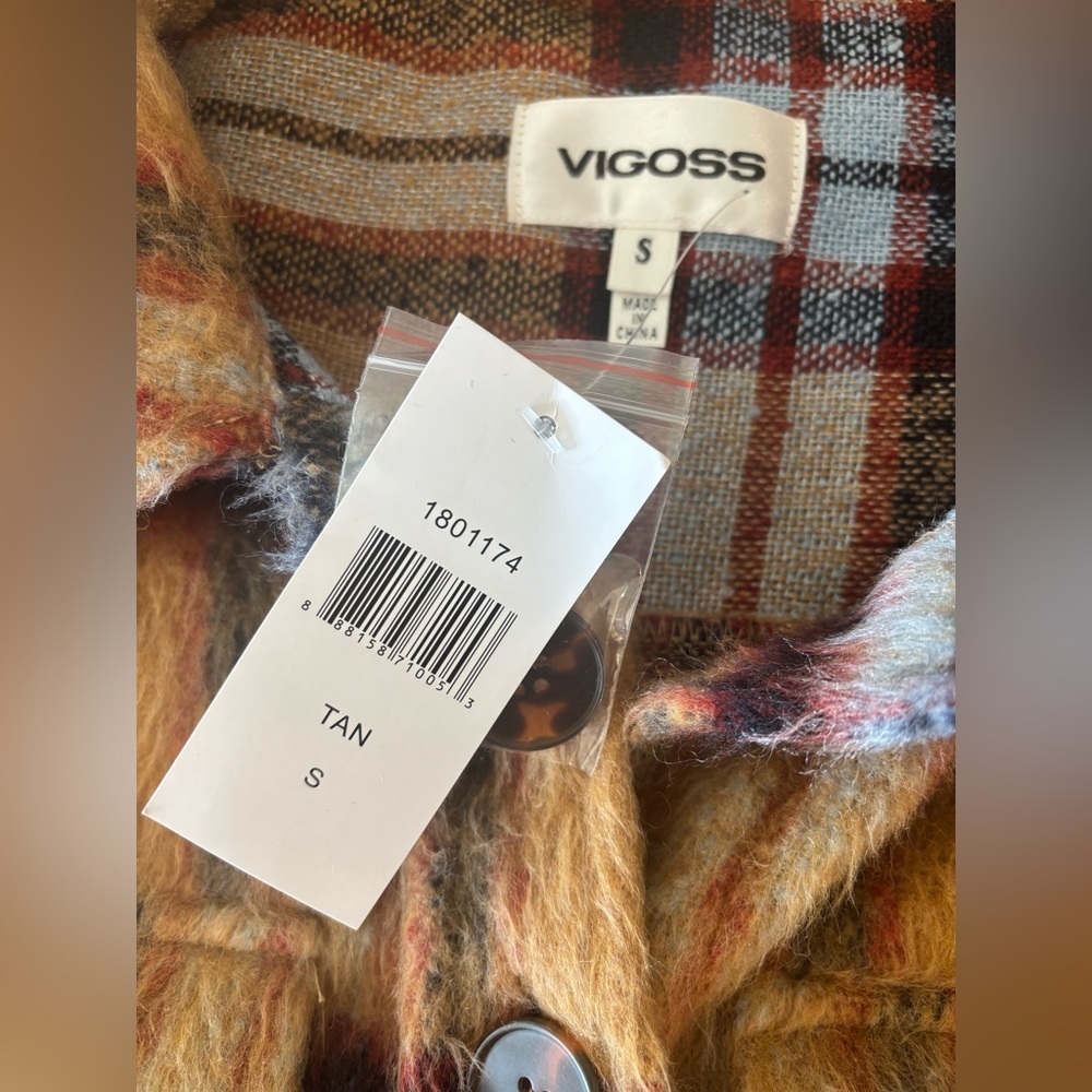 VIGOSS Women’s Cropped Tan‎ Fuzzy Button Up Jacket NWT Size Small - Picture 9 of 10